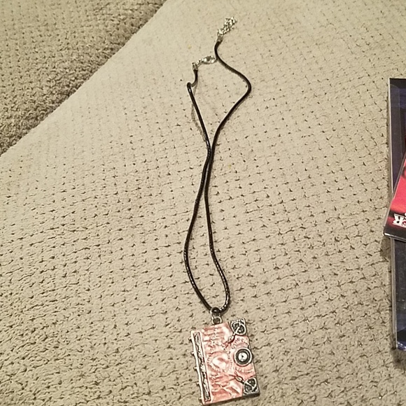 New hocus pocus necklace final drop last 1 - Picture 2 of 4